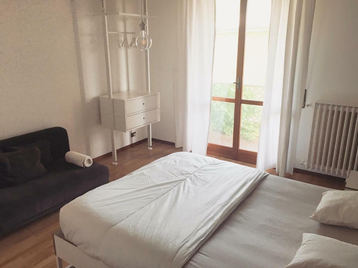 Sunny Family Apartment In Villa - Humanitas Forum Ieo Pieve Emanuele Ngoại thất bức ảnh
