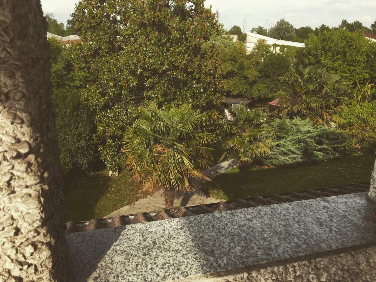 Sunny Family Apartment In Villa - Humanitas Forum Ieo Pieve Emanuele Ngoại thất bức ảnh