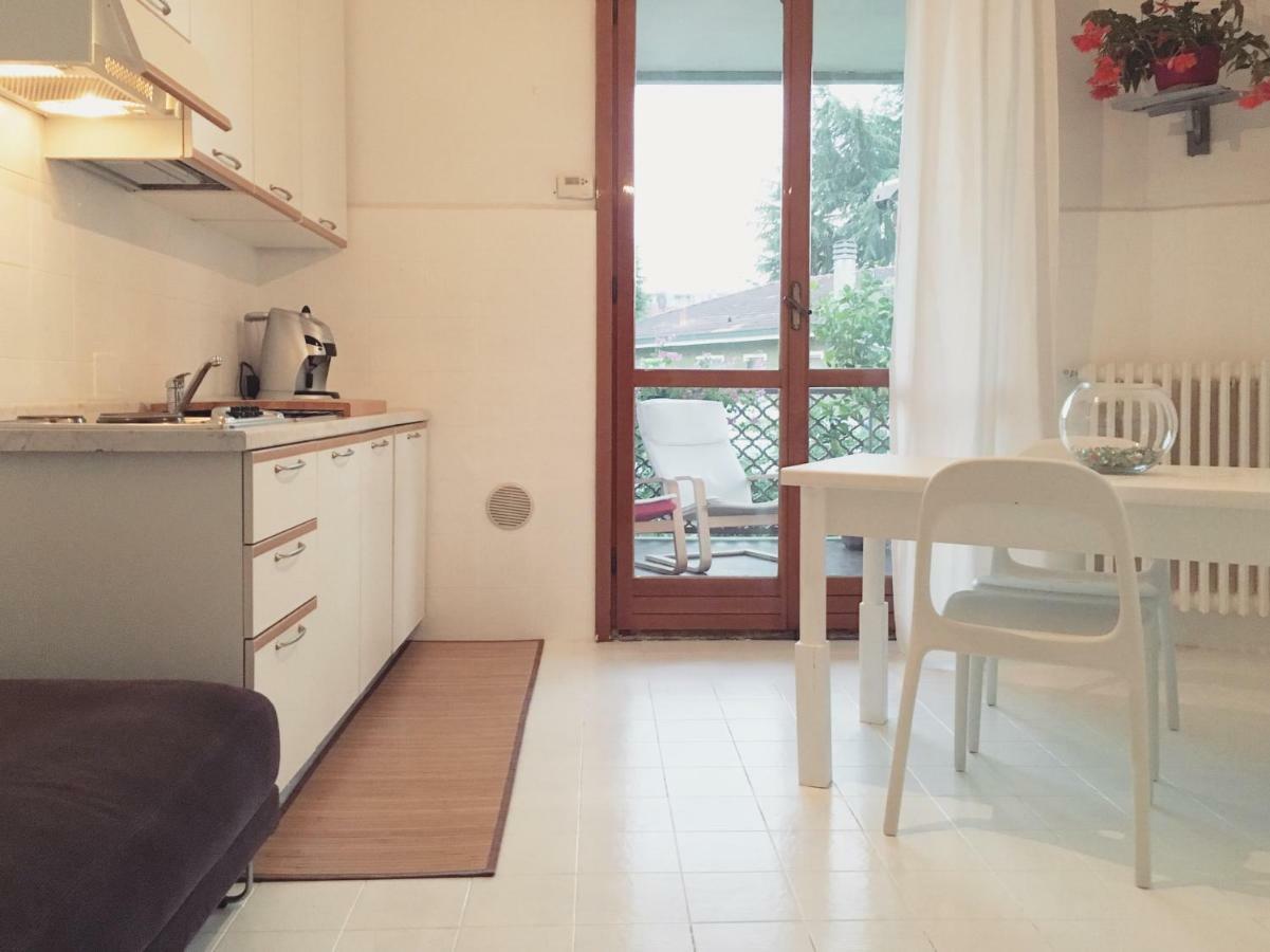 Sunny Family Apartment In Villa - Humanitas Forum Ieo Pieve Emanuele Ngoại thất bức ảnh